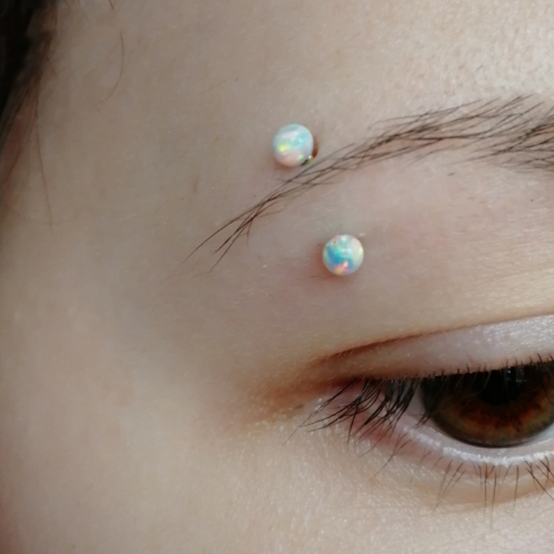 1PC G23 Titanium CZ Internally - Eyebrow Curved Barbell 评论和价格